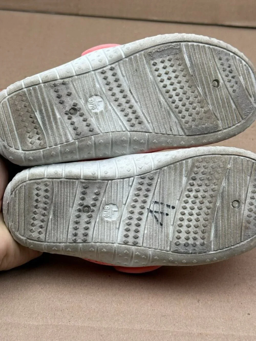 Cat & Jack Toddler Water Shoes Coral Mesh Slip On Sneakers Size L 9/10